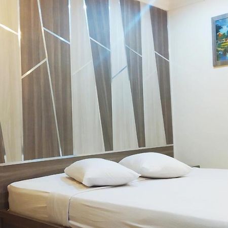 Paradise Hotel Tanjung Pinang Esterno foto