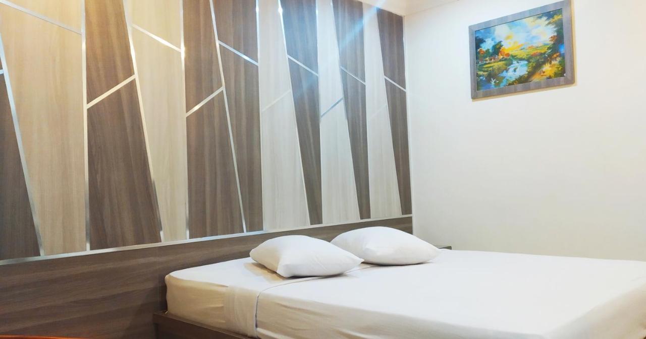 Paradise Hotel Tanjung Pinang Esterno foto