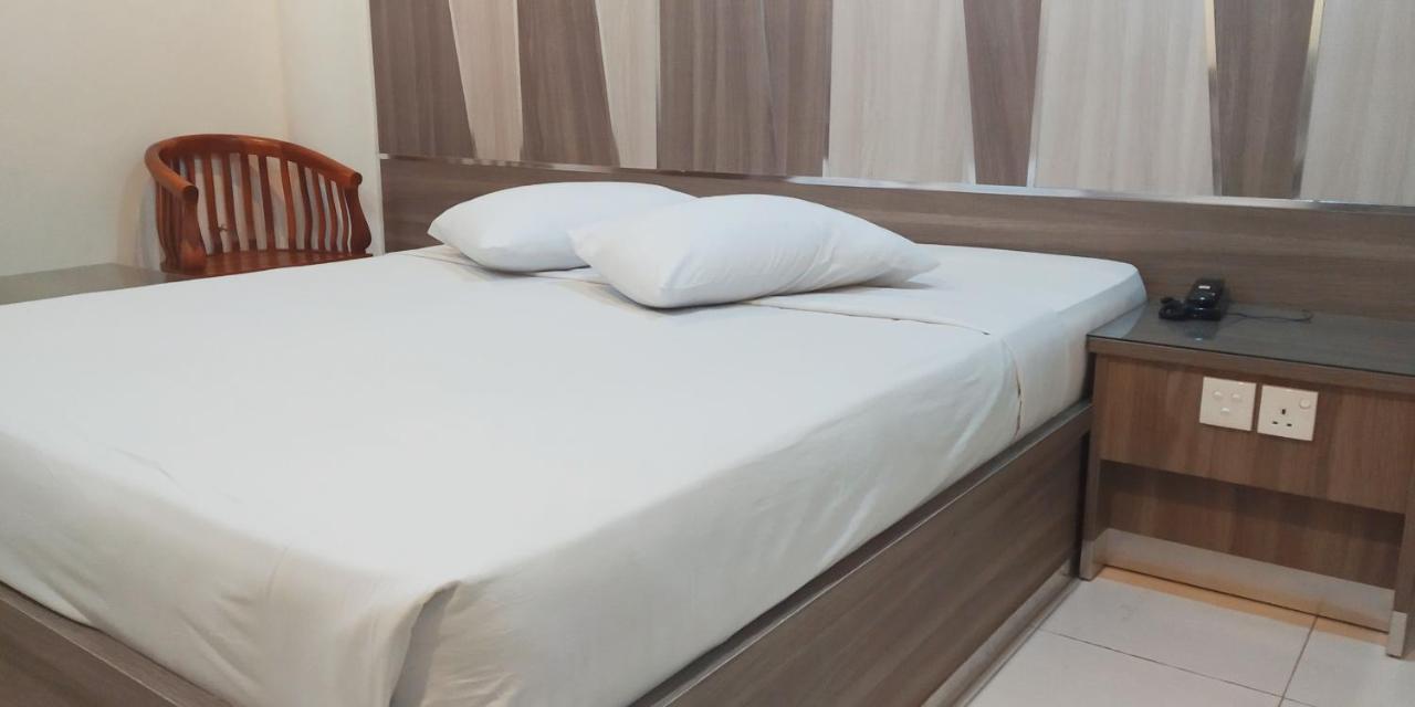 Paradise Hotel Tanjung Pinang Esterno foto