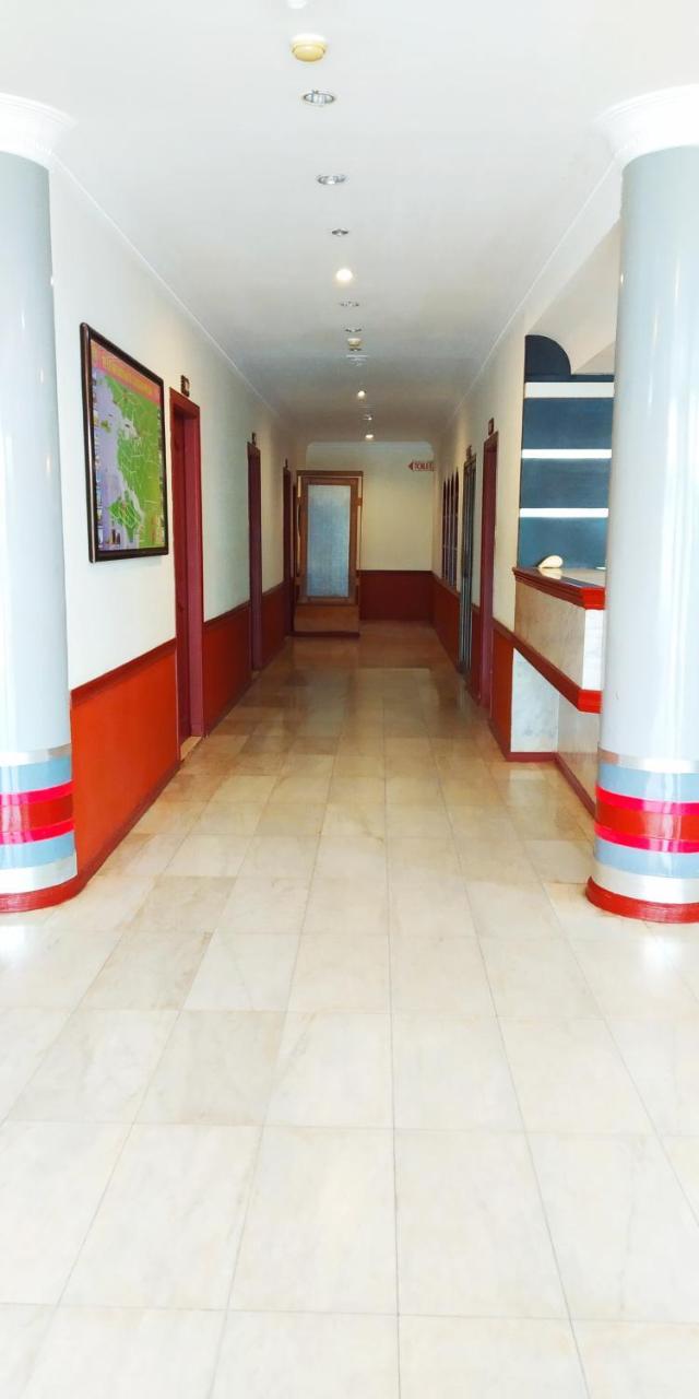 Paradise Hotel Tanjung Pinang Esterno foto